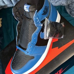 Size 9 Marina Blue Jordan 1’s